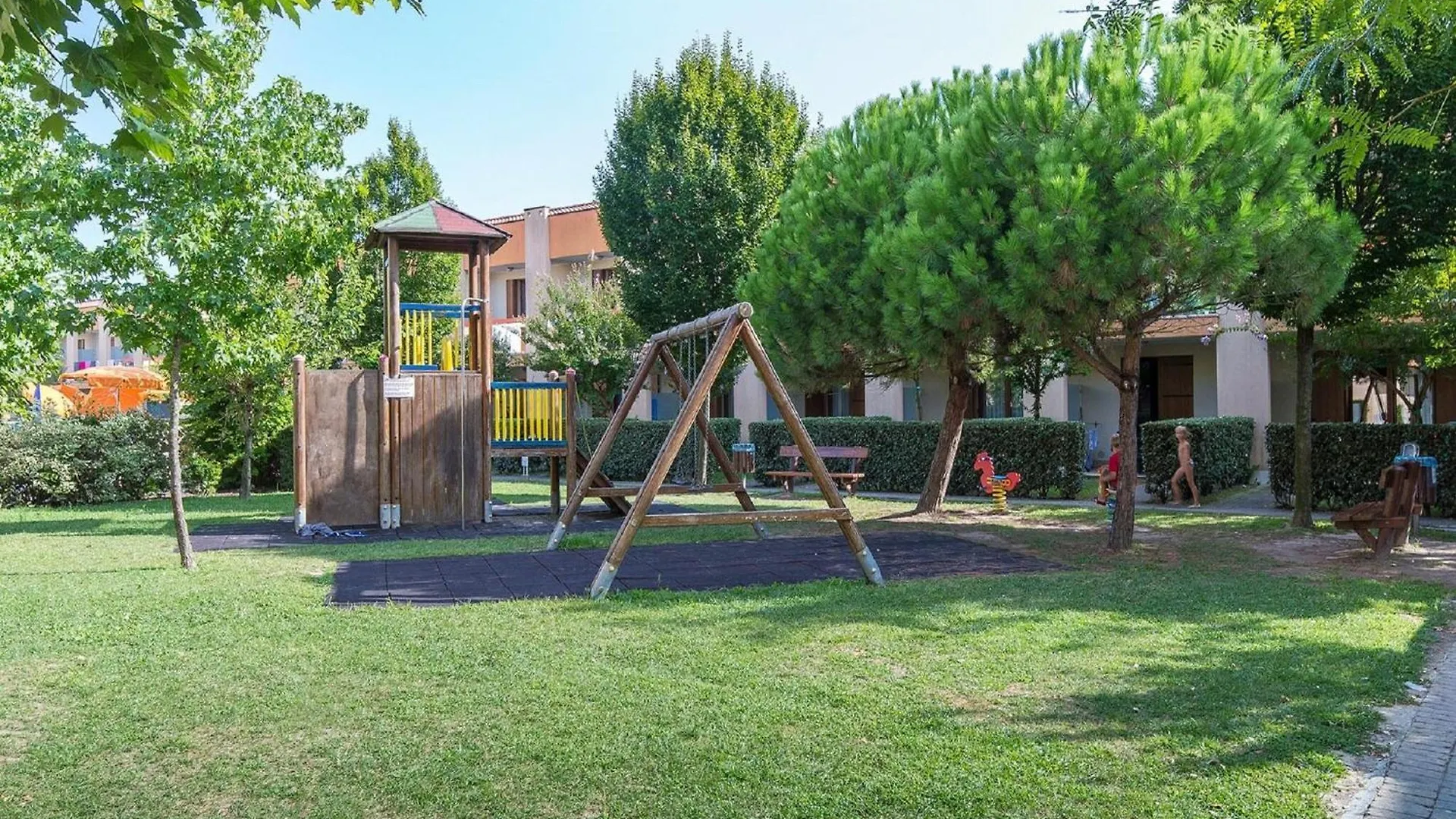 Spacious Apartment In Caorle With Shared Pool La Fagiana İtalya